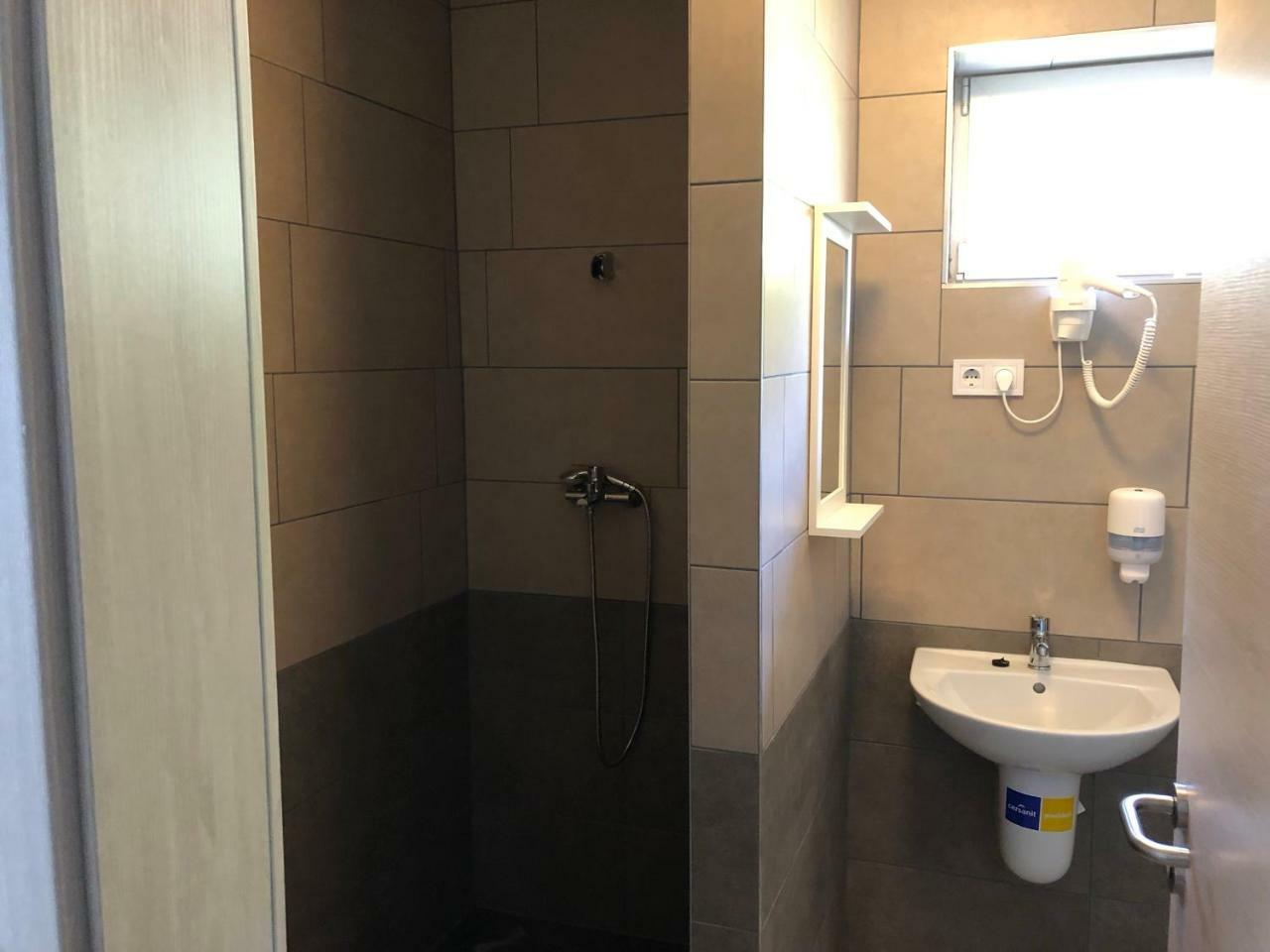 Juno Apartman Vendégház Miskolc Esterno foto